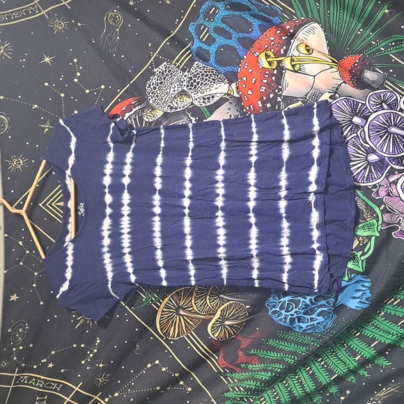 Shirt - Picture 1 of 4